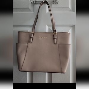Michael kors purse color blush